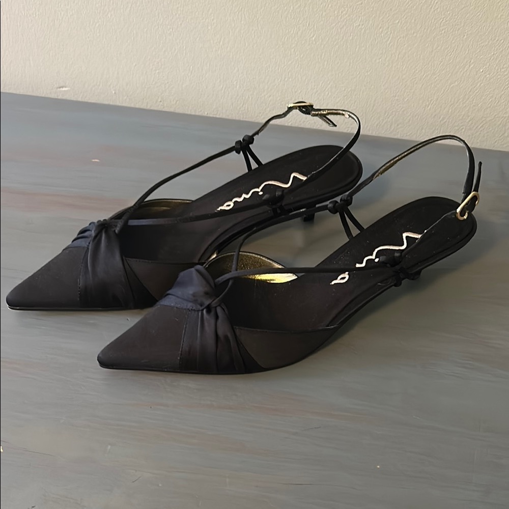 Nina Black Flats Sleek Minimalist Design